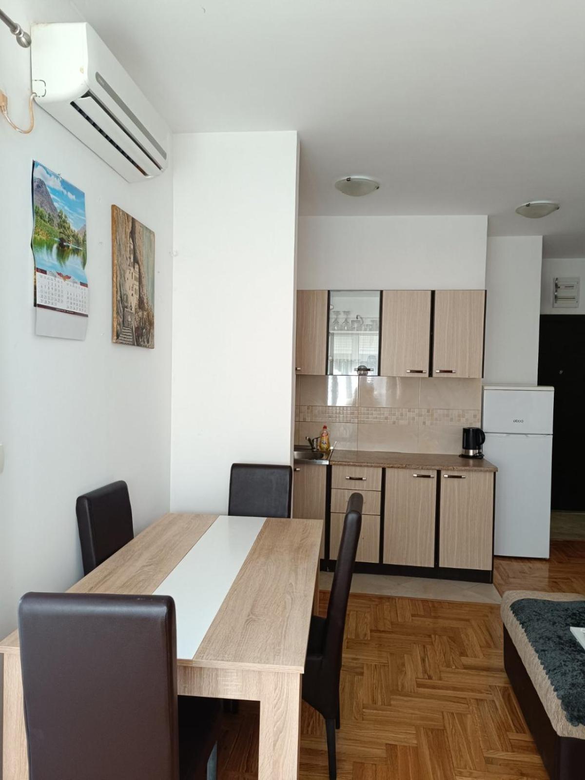 Kiro Apartment Budva